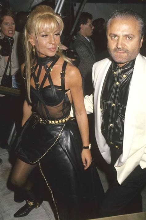 top anni 90 versace|donatella versace 90s.